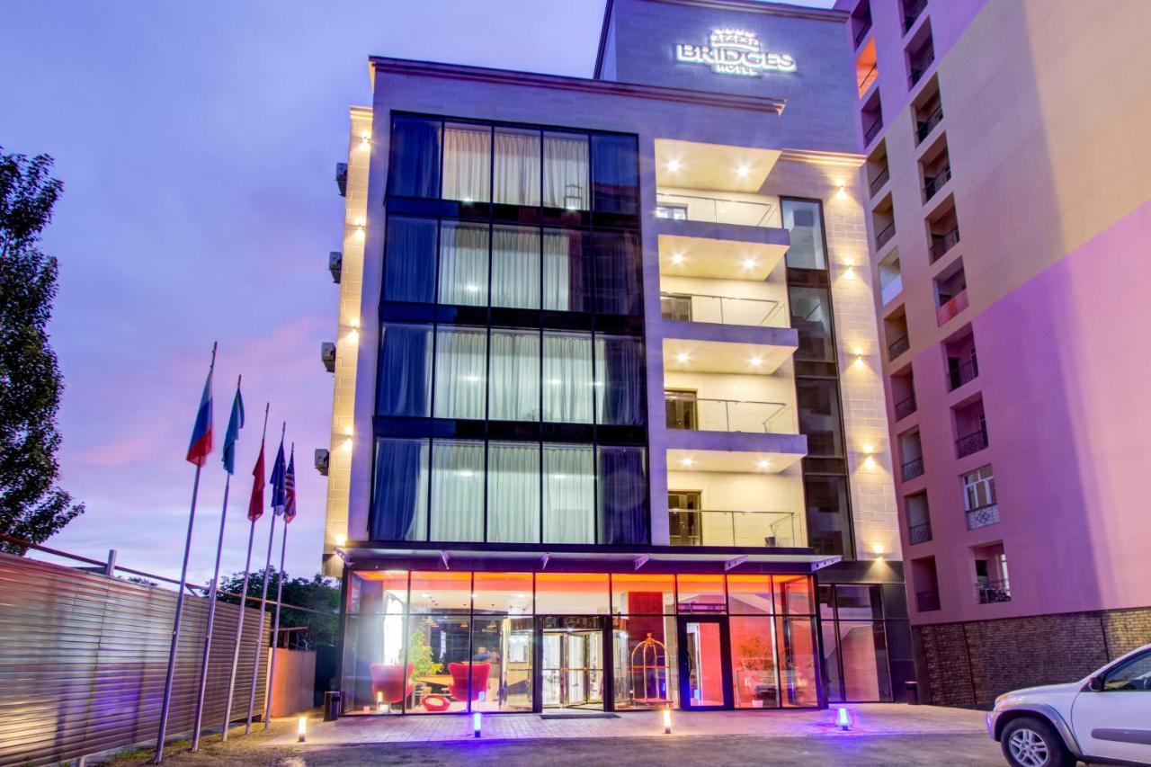 Hotel Bridges Bishkek Exteriör bild